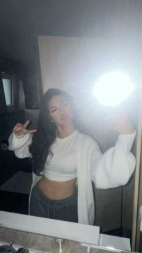 Eva, 21