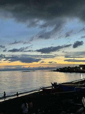 The Notes For The Fu, 18, Philippines