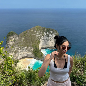 Load Muna, 21, Singapore