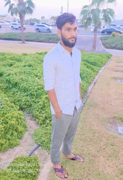 Max, 20, India
