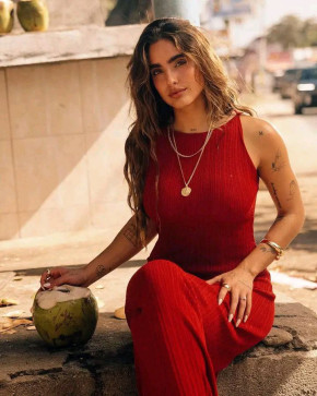 Annia, 36, United States