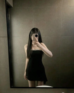 Selena, 33, United Kingdom