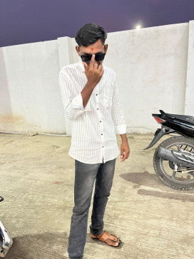 Ritesh, 18, India