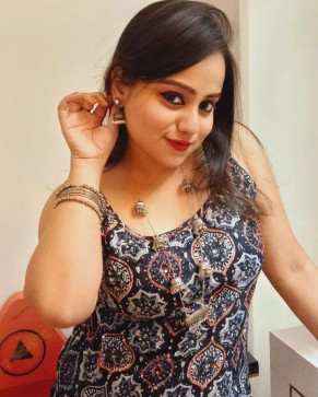 Zoya, 20, India
