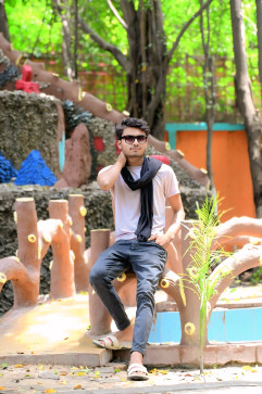 Sahil Mansuri, 18, India