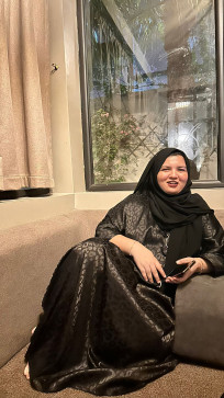 Kehehe, 20, Bahrain