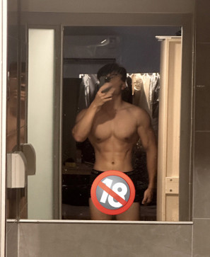 Ze Li, 18, United States