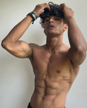 Kaif, 24, Saudi Arabia