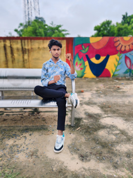Taslim, 19, India