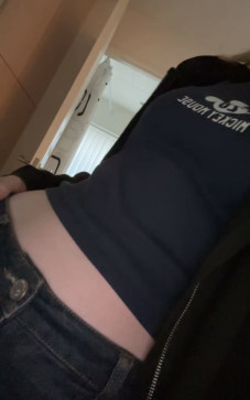 L, 21, Sweden