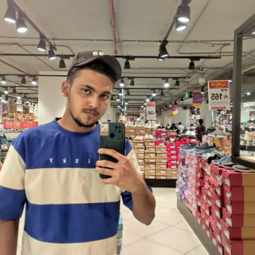 Rafsi, 24, Saudi Arabia