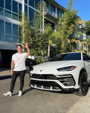 Liam United States, 28, India