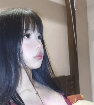 Mimi, 18, United States