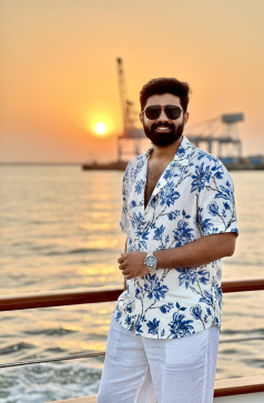 Vikrant PAREEk, 24, India