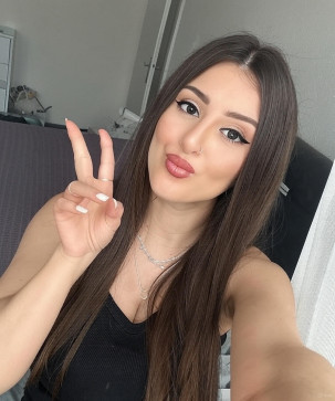ClaraMalloy, 31, United States