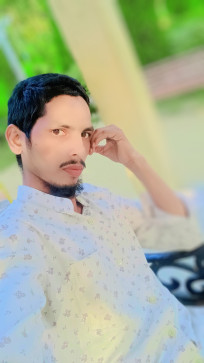 Nek Banda Siraz Ali, 18, India