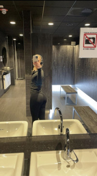 Rebecka, 18, Sweden