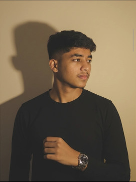 Giok, 24, India
