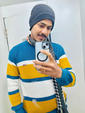 Diya Roy, 23, India
