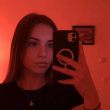 Evey Ley, 18, Oman