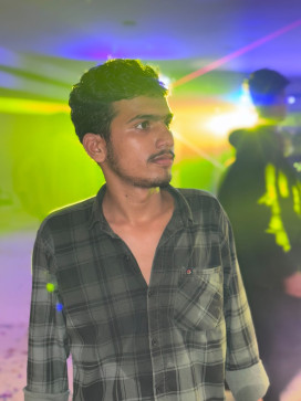 Om Gupta, 18, India