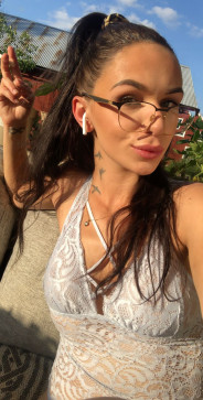 Brenda, 26, United States