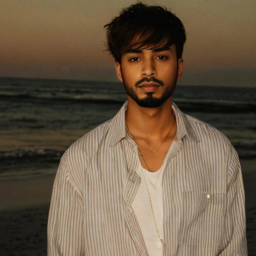 Zoreiz, 23, India