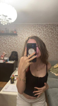 Sandra, 22, United States