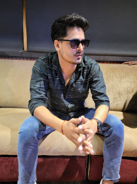 Jitendra Desktop, 24, India