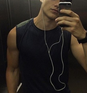 Luvitbear9, 29, United States