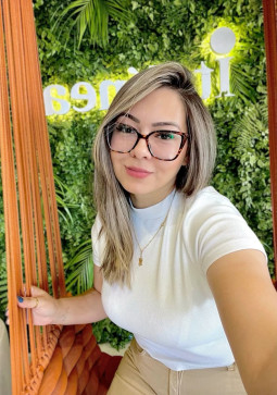 Laylaqmrn, 18, United States
