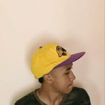 Fitahiana Tsivalaka, 18, Madagascar