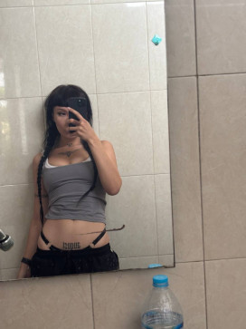 Valery, 22, Japan