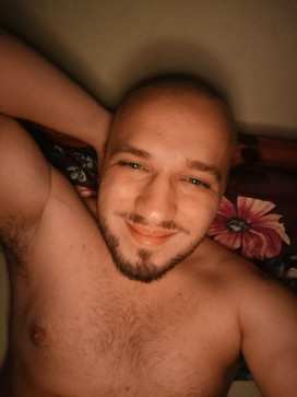 Miki, 23