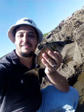 Houssem Saci, 18, Algeria