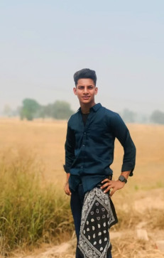 Lucky, 19, India