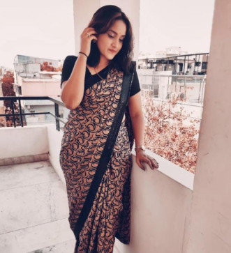 Divyanshi, 34, India