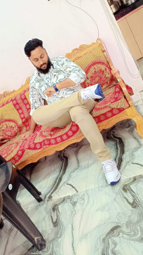 Asif Sheikh, 32, India