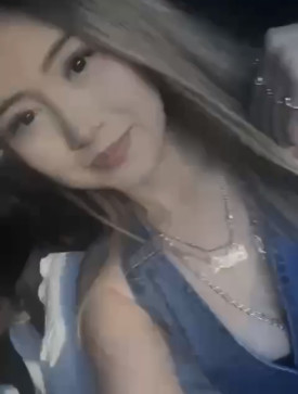 Mia, 20, United States