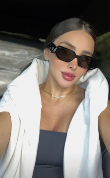 Annie Ava, 38, United States