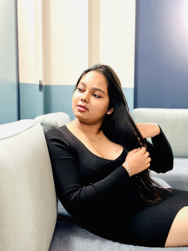 Tanzina, 18, Italy