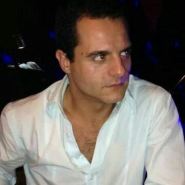 Neon, 35, Portugal