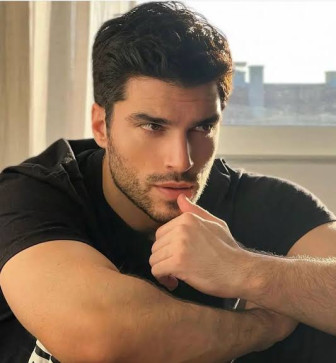 Tori, 32, Albania