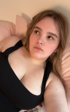 L1ttleg1rlwantsdolla, 18, Canada