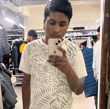 Avnish, 22, India