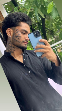 Harry Its, 24, India