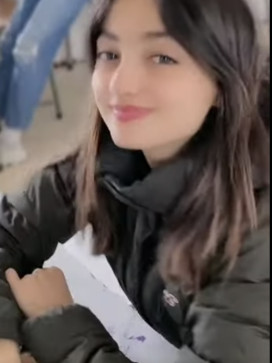 Rooooona, 19, Algeria