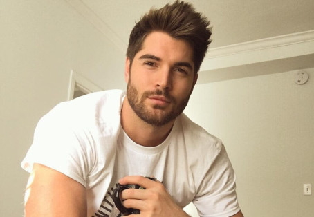 Oliver, 25, Saudi Arabia