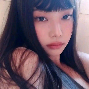 Honey Moonbi, 19, Philippines