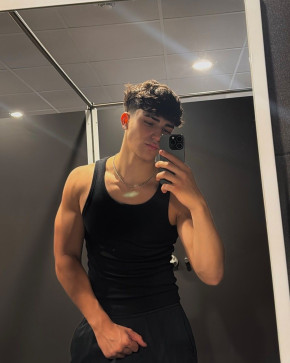 Jakelefort, 18, Canada